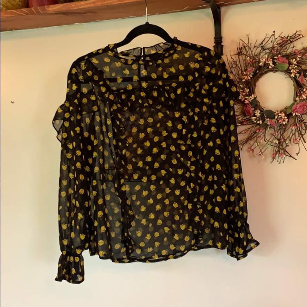 🌻NWOT, WHO WHAT WEAR, Shear Top